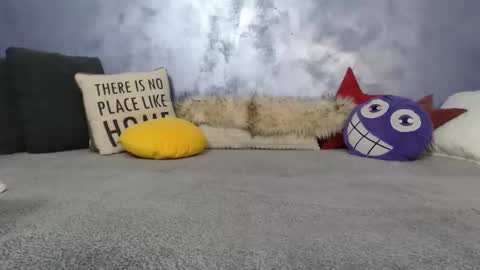 Nicolle online show from January 8, 2025, 12:05 pm