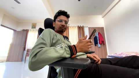 Mask Boy online show from December 19, 2024, 8:23 am