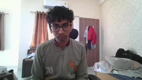 Mask Boy online show from February 4, 2026, 4:51 am