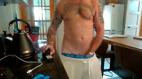 Snapshot of masked_masturbation_couple chatting on September 11, 2025, 9:53 am Masked Masturbation Couple online show from September 11, 2025, 9:53 am