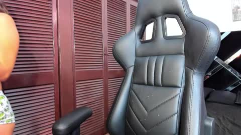 Scarlet  online show from April 12, 2026, 5:18 pm