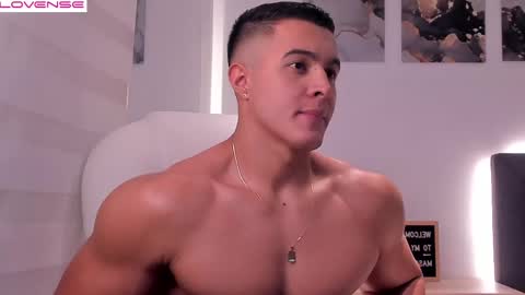 Snapshot of mason_bennet chatting on March 9, 2025, 9:35 am Mason Bennet online show from March 9, 2025, 9:35 am