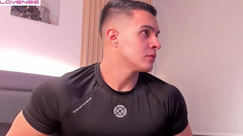 Mason Bennet online show from December 18, 2025, 9:21 pm