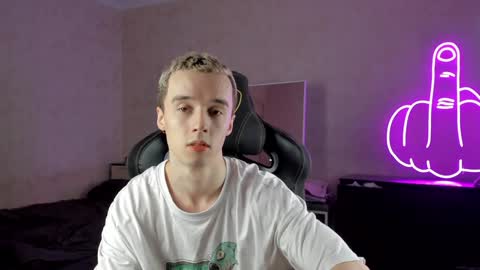 Snapshot of mason_warhol chatting on December 12, 2024, 3:27 pm Mason online show from December 12, 2024, 3:27 pm