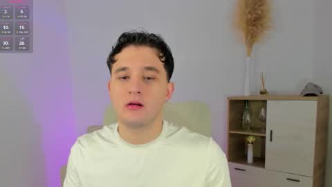 Snapshot of massimo_fiore chatting on February 8, 2026, 11:08 pm Massimo online show from February 8, 2026, 11:08 pm