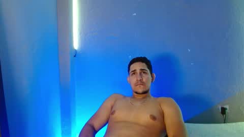 massimo_vidal online show from December 4, 2025, 4:22 am