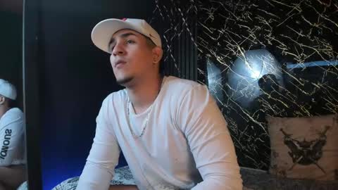 massimo_vidal online show from May 18, 2026, 3:07 pm