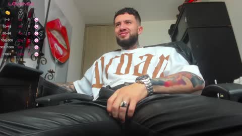 Snapshot of master_steven_01 chatting on January 3, 2025, 4:59 pm steven online show from January 3, 2025, 4:59 pm