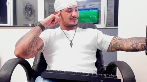 Snapshot of masterchris12 chatting on December 10, 2024, 9:11 pm masterchris12 online show from December 10, 2024, 9:11 pm