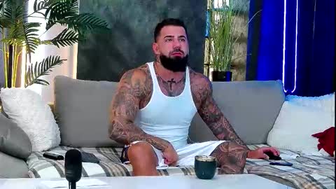 masterkingofmuscle online show from October 1, 2025, 6:52 am