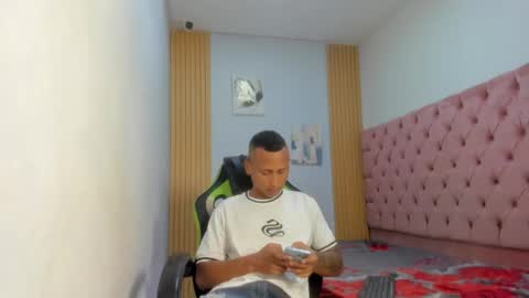 mastermorenohot23 online show from April 27, 2026, 2:53 am