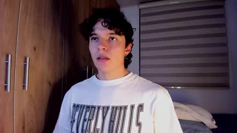 mastrangelo_x online show from March 4, 2026, 4:07 am