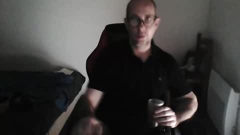 mat11efou online show from April 22, 2026, 11:34 am