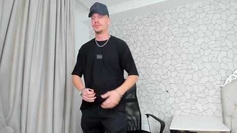 MateoBenjamin online show from December 27, 2024, 7:35 pm