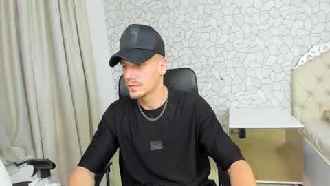 MateoBenjamin online show from December 27, 2024, 10:37 pm