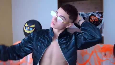 Matheo Montclair online show from October 24, 2025, 9:11 pm