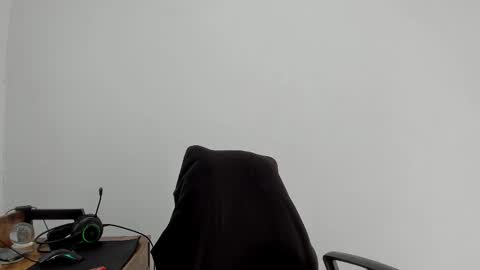 Matheus     online show from November 19, 2025, 3:12 pm