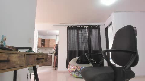 Matheus     online show from April 8, 2026, 7:58 pm