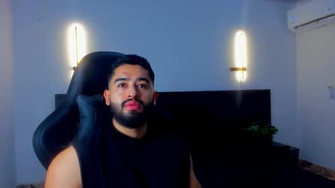 Mathew Flintt  online show from March 27, 2026, 1:33 am