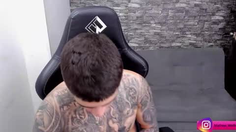 Mathew Independent model online show from November 7, 2025, 5:02 pm