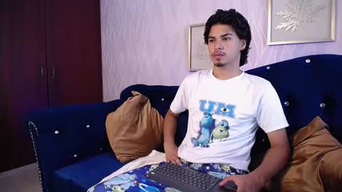 Mathew online show from December 17, 2025, 6:36 pm