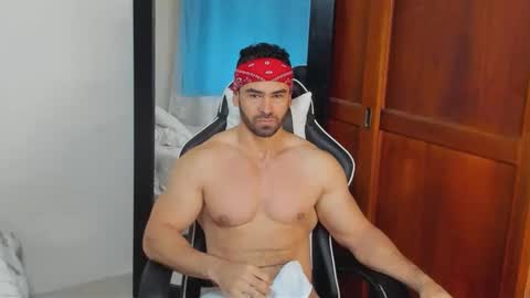 mathews_smith online show from December 20, 2025, 11:39 am