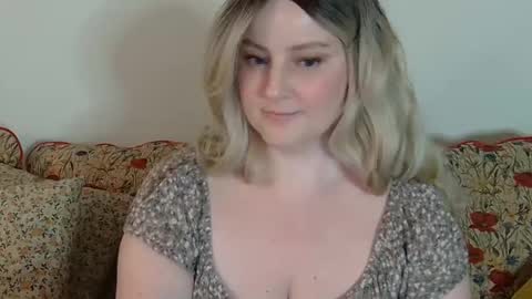 mathilde_solveig online show from February 8, 2025, 7:49 pm