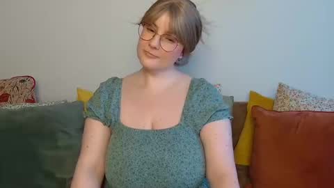 mathilde_solveig online show from November 2, 2025, 11:01 am