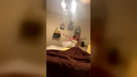 mathislauraashley2023 online show from April 2, 2026, 10:29 pm