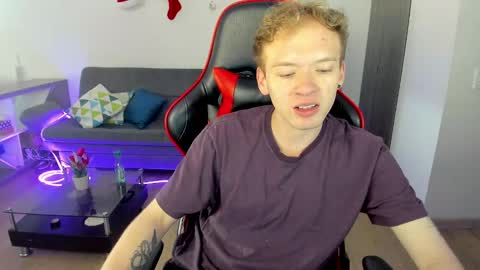 Snapshot of mathwx_ chatting on December 10, 2024, 8:38 pm Alejandro Alex online show from December 10, 2024, 8:38 pm