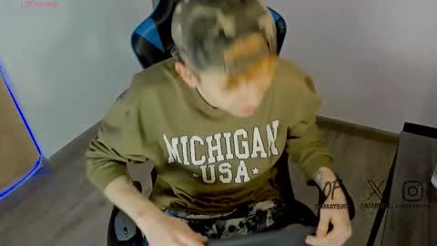 Snapshot of mathwx_ chatting on February 11, 2026, 12:37 am Alejandro Alex online show from February 11, 2026, 12:37 am