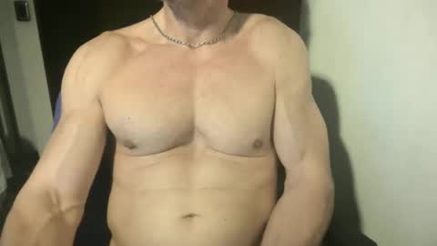 Snapshot of matiasmartin2030 chatting on March 18, 2026, 1:09 am MatiasMatureMuscle online show from March 18, 2026, 1:09 am