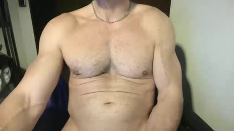 Snapshot of matiasmartin2030 chatting on April 20, 2026, 12:57 am MatiasMatureMuscle online show from April 20, 2026, 12:57 am