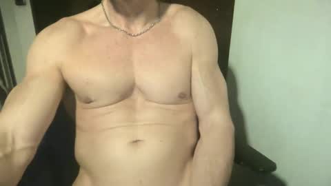 Snapshot of matiasmartin2030 chatting on May 10, 2026, 1:33 am MatiasMatureMuscle online show from May 10, 2026, 1:33 am