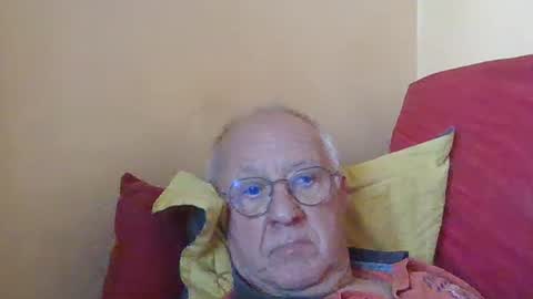 Snapshot of matricule4246 chatting on March 19, 2026, 12:20 pm joyaam79 online show from March 19, 2026, 12:20 pm