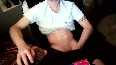 matt1q237916 online show from July 6, 2026, 1:46 am