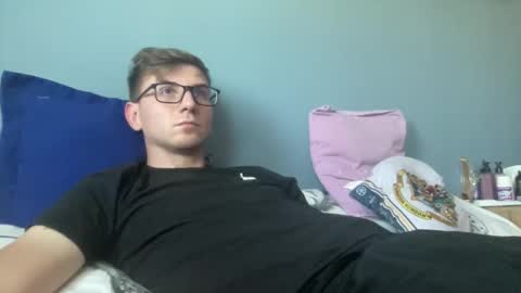 Snapshot of matthd21 chatting on September 22, 2025, 1:35 pm matthd21 online show from September 22, 2025, 1:35 pm