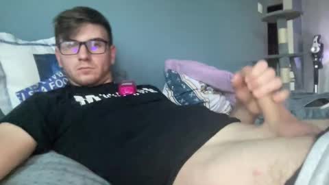 Snapshot of matthd21 chatting on October 6, 2025, 2:47 pm matthd21 online show from October 6, 2025, 2:47 pm