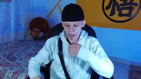 Snapshot of matthewboy_ chatting on December 6, 2024, 5:31 am MatthewBoy online show from December 6, 2024, 5:31 am