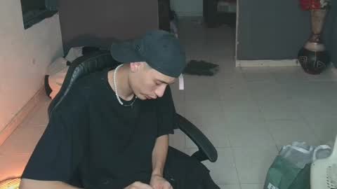 mattias     online show from February 18, 2025, 11:08 pm