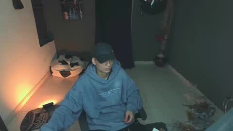 mattias     online show from February 20, 2025, 3:45 am