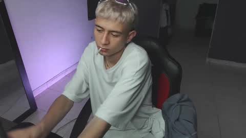 mattias     online show from February 23, 2025, 1:35 am