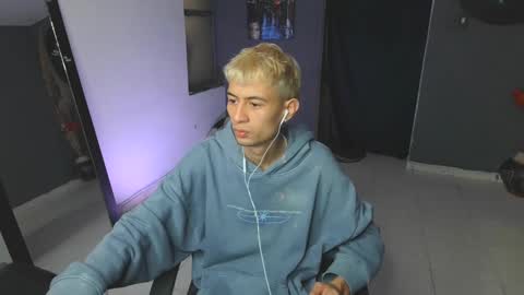 mattias     online show from February 25, 2025, 6:42 pm