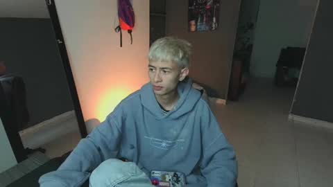 mattias     online show from March 4, 2025, 2:17 am