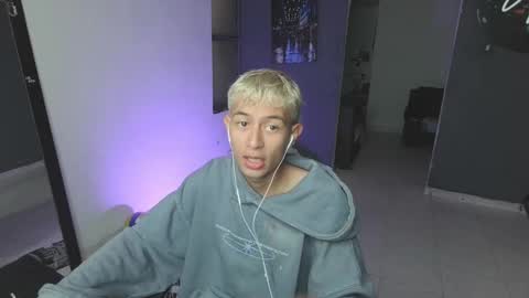 mattias     online show from March 4, 2025, 3:26 pm