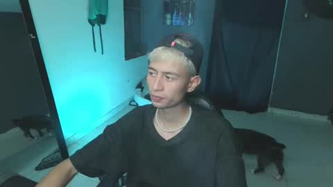 mattias     online show from March 8, 2025, 2:34 am