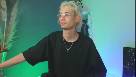 mattias     online show from September 27, 2025, 3:00 am