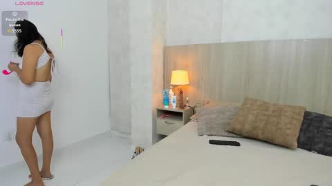 Macarena online show from September 9, 2025, 3:39 am