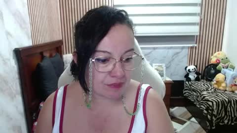Snapshot of mature_wolf chatting on April 30, 2026, 9:52 pm Sonia online show from April 30, 2026, 9:52 pm