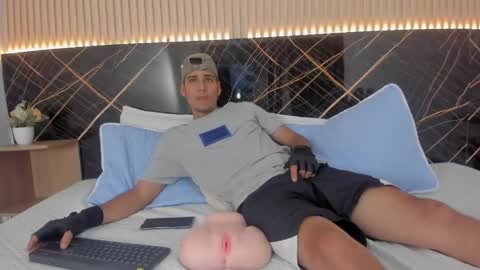 mauro_boy online show from May 30, 2026, 8:28 pm